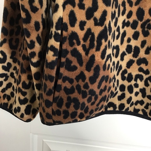 Lands’ End Leopard Print Fleece Pullover Size Small. - Picture 5 of 7